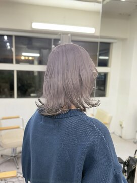 ヘアー アレス(hair ales) ホワイトシルバー　エンドカラー　ボブ　メルティーカラー