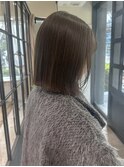 肌馴染みのいいアッシュブラウンカラー