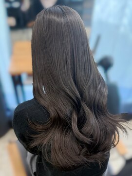 アリュウル 表参道 青山(Allure) ブリーチなし シアーグレージュカラー×レイヤーカット◯伊藤