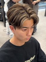 ハイライトセンターパートメッシュダブルカラーツーブロック