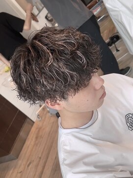 フィフス トウキョウ (fifth TOKYO) メンズハイライトパーマ波巻きスパイラルパーマメンズカラー