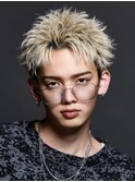 ホワイトブロンド×スパイキーショート