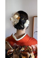 アッドランプ ヘアー 則武店(add Lamp hair) 個性派タイトシニヨン