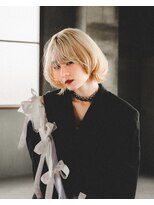 ニコルセンイ(nicoru seni) ブロンドヘア