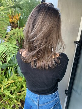 トルネード(TORNADO) ビターグレージュハイライトロブ