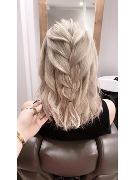 エルエードラゴ(LA DORAGO) White color