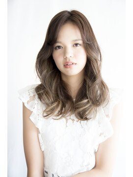 ビューティーアンドケアカロン(Beauty and Care CALON) グレージュグラデーションで甘可愛いロングなスタイル