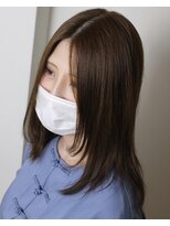 ビアージュ(Viage)&nbsp;:ミディアム　:ストレート　:アッシュ　:くすみ　:イルミナ