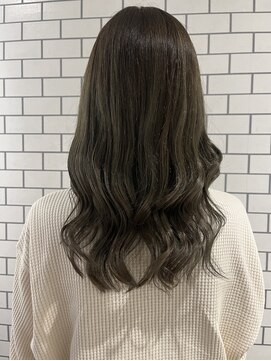 ノエル(noele) オリーブグレージュ×ヨシンモリ巻き