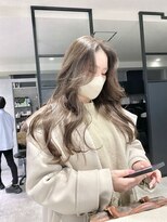 アンダーバーホワイト(_WHITE)&nbsp;大人かわいいロングヘア