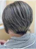 白髪ぼかしハイライトショート