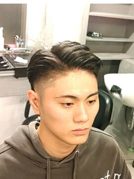 バックアレイ 中野(BACK ALLEY) サイドパート　ツーブロック