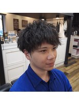 レイ(Ray)&nbsp;男性の色気を前面に押し出した大人男髪【メンズカット】