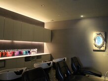 カットアンドトータルビューティ ヴァンキャトル(Cut&Total Beauty VINGT QUATRE)の雰囲気（落ち着いたシャンプーブース）