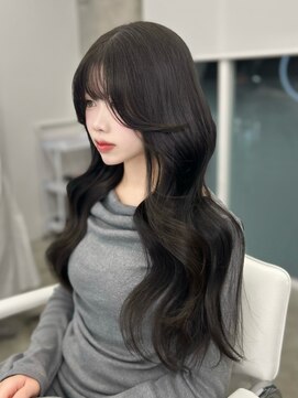 アイシー 表参道(ICY) redみたいなワンホン！艶ダークグレージュ＆流れる顔周りカット