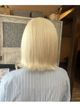 モアムー(Moremuu) 【りえ】ブロンドカラー