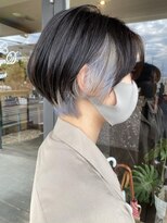 ヘアーデザイン ディードット(Hair design D.) インナーカラー/ホワイトシルバー/ショートヘア