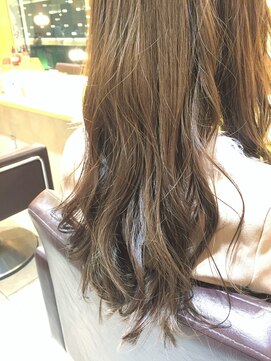 ネオリーブエム(Neolive em;) 透明感アッシュベージュ