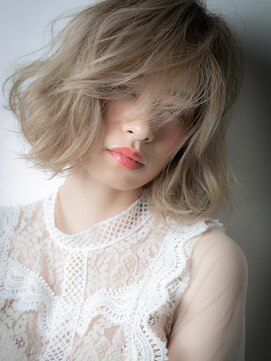 カバーヘア ブリス 川口(COVER HAIR bliss) 外国人風ホワイティグレージュ小顔ボブルフ202u川口10代20代30代