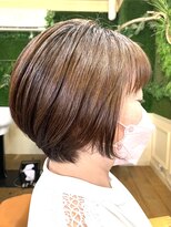 レガーロ(regalo)&nbsp;レイヤーボブ・前下がり・分け目なし