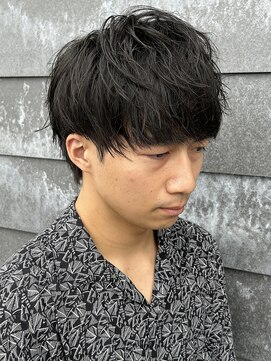 ヒュイル バイ ニアウ(Hwyl by Niau) メンズマッシュセンターパートスパイラルパーマニュアンスパーマ