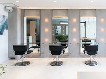 海外の有名サイトにも取り上げられるインテリア。髪を傷ませない道具。たくさんのこだわり。