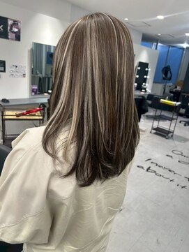 キング 心斎橋店(K!ng) ハイライトカラーミルクティーベージュレイヤーカット