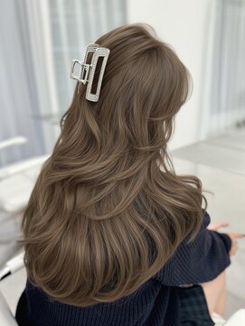 アマトウキョウスマートサロン(AMA TOKYO×Smart Salon) ヘーゼルベージュ　ブリーチなし　レイヤーカット　海外風