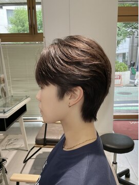 ネオリーブウリ 二子玉川店(Neolive uri) ブルーブラックフェザーパーマサーフカールセンターパート