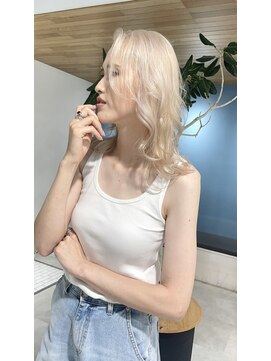 フリーク(FLEEK) ホワイトブロンド　ブリーチ3回