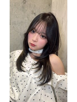 ロンドルピナス 小倉(Lond Lupinus) ミディアムレイヤーカット/似合わせカット/大人ガーリー/20代