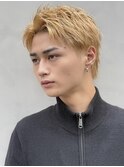 刈り上げなしショート/アップバング/金髪