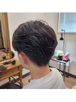 タスクヘアー(task hair)&nbsp;フェザーパーマ×ツーブロックセンターパート刈り上げショート２