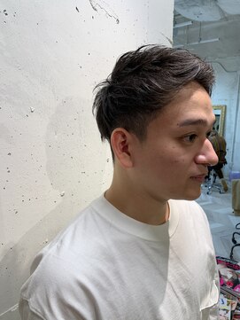 エル(EL by green) 【MITSU】オーバーサイドアップバング×刈り上げショート