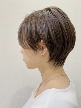ジェービーヘア 稲毛(jb hair) アッシュブラウンカラーの耳かけマニッシュショート【稲毛】