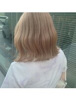 スウェル(SWELL)&nbsp;鎖骨ミディアム/ゴールドベージュ/ブロンドカラー/ダブルカラー