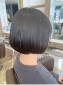 シンプルなミニボブ