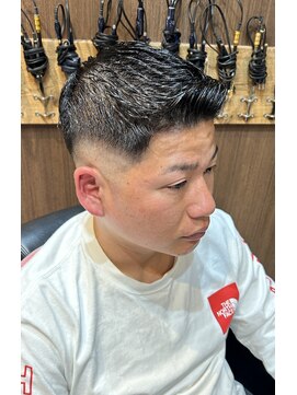 バーバーショップ スバル(BARBERSHOP SUBARU) ＜理容室＞＜バーバー＞ アップバングスキンフェード