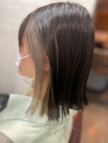 アトリエナガノ(atelier nagano)&nbsp;ニュアンスカラー/センターパート/ツヤ髪スタイル/ブルージュ