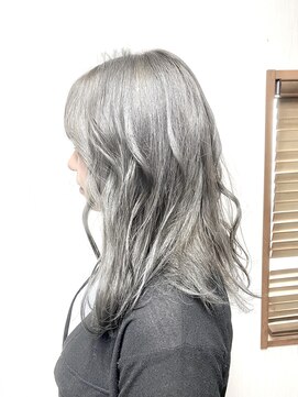 ジェリカ(Jlica) 透明感とツヤ　シルバーカラー