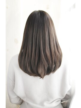 シュシュット(chouchoute) 斜めバングデザインカラーシルキーベージュグレージュカラー/084