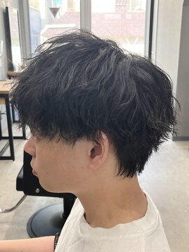 フイ 代々木(Hui) メンズ/アップバング/ツーブロックマッシュ/束感ショート波巻き