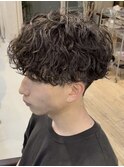 波巻きスパイラルパーマメンズマッシュツーブロック栄