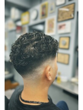 アイコン ブルー メンズ(I-CON #blue MEN'S) スキンフェード×極道パーマ