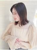 伸ばしかけの方に人気小顔ワンレンストレートミディアムボブ