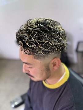 イナセパーラー ハナレ(INASE PARLOR HANARE) メッシュウェーブパーマ