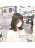 ミディアムスタイル　ぱっつんボブ