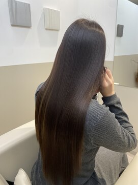 シュヴーブリヤン(cheveux brillants) 『毎日が楽になる、芯から潤うナチュラル艶髪』