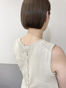 エレノア 新宿西口店(Eleanor) ミニボブ/ミルクティーベージュ(ブリーチ１回)