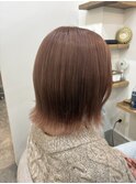 ピンクベージュ